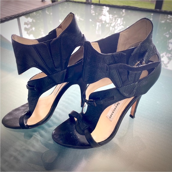 CAMILLA SKOVGAARD. Black Leather HI-Heels, size 36 - Picture 5 of 13